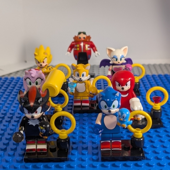 WM BLOCKS Other - 8 MINIFIGURES- Sonic the Hedgehog with Accessories - Sega- Lego Compatible